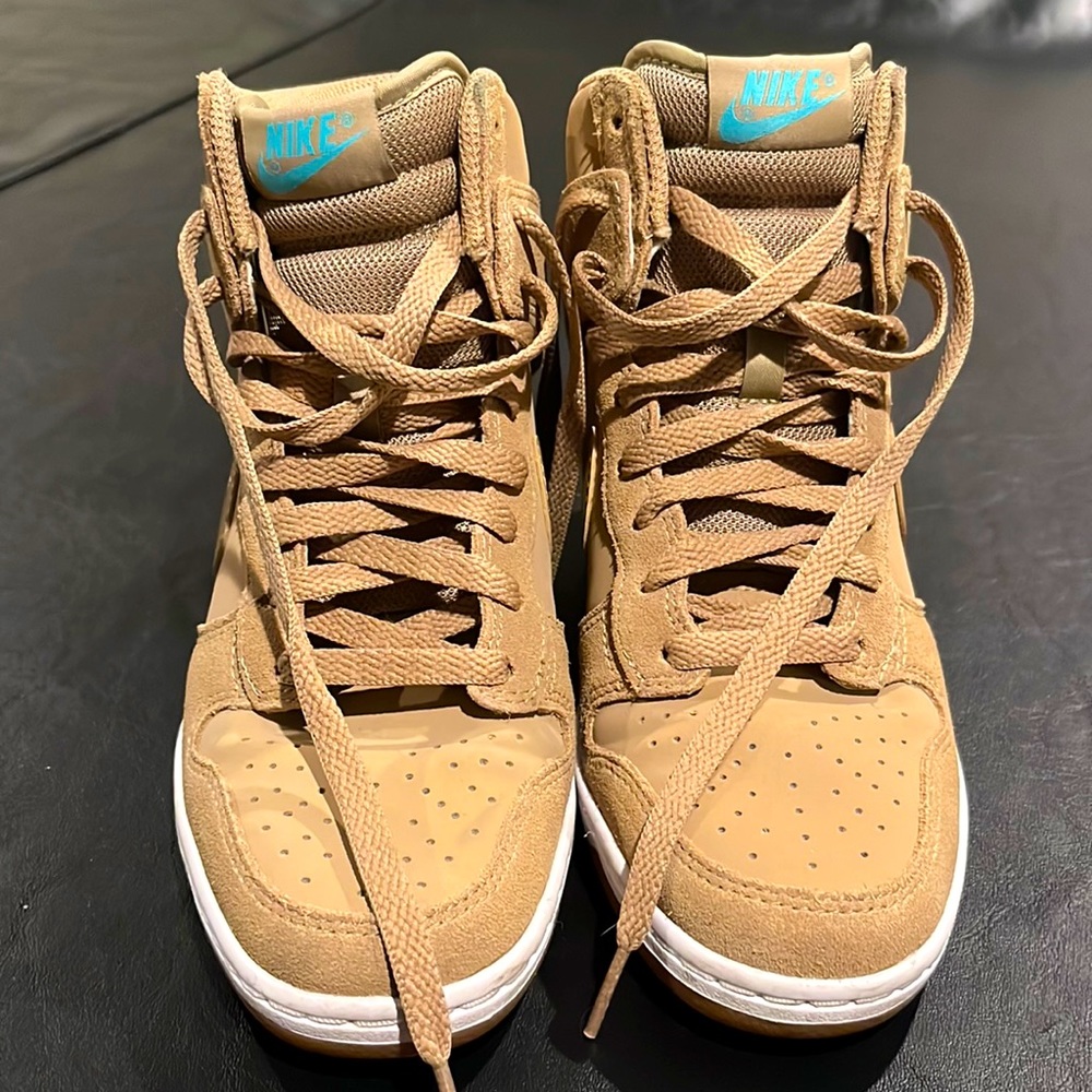 7.5 Nike Dunk Sky Hi wedge sneakers in desert camo, so cute!